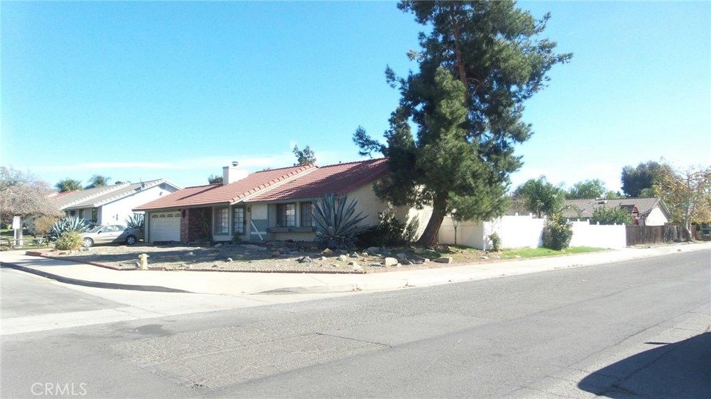 listing image 130722116405776992332