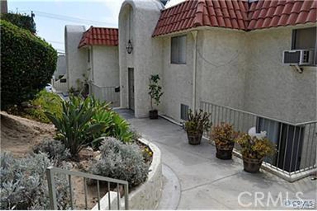 listing image 130723448486659463747