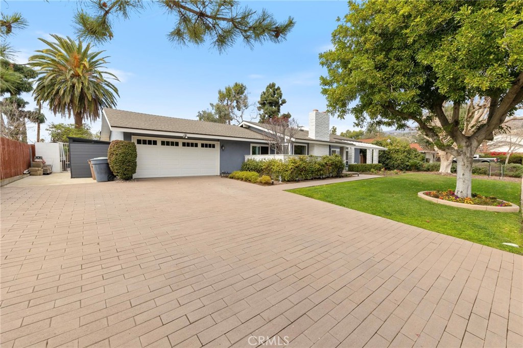 2141 N Villa Maria Road