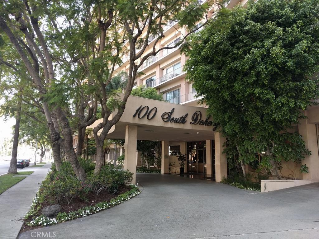 Luxurious Beverly Hills adjacent Condominium with 24 hours security, large size 1 Bedroom 1.5 bathroom. The most of thing are upgraded and new. It is like Kitchen appliances, Kitchen & Bathroom granite counter top with new sink & faucet, Vertical blinds, water conservation toilet lighting fixtures and a new paint for everywhere. The building is located next to Beverly Hills Four Season Hotel and walking distance to Ralph's & Bristol Farm, Robertson Bl. boutiques, Beverly Center & Cedars Sinai Hospital. This complex has 24 hour security ( 2 guards at all times), swimming pool & spa, Tennis Court, Gym, Recreation Room and more.