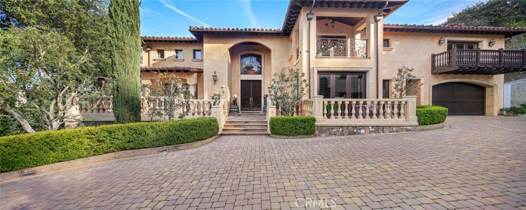Properties 2 3930 Royal Oak Place