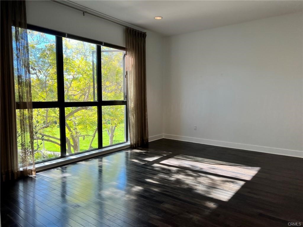 402 Rockefeller 212