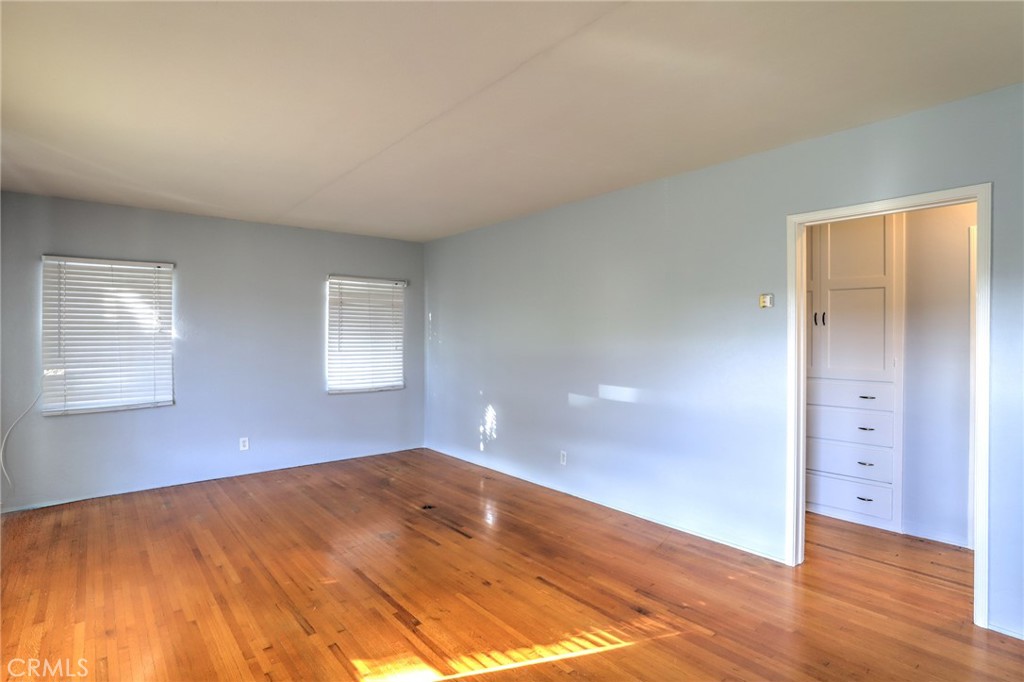 1401 Loma Avenue