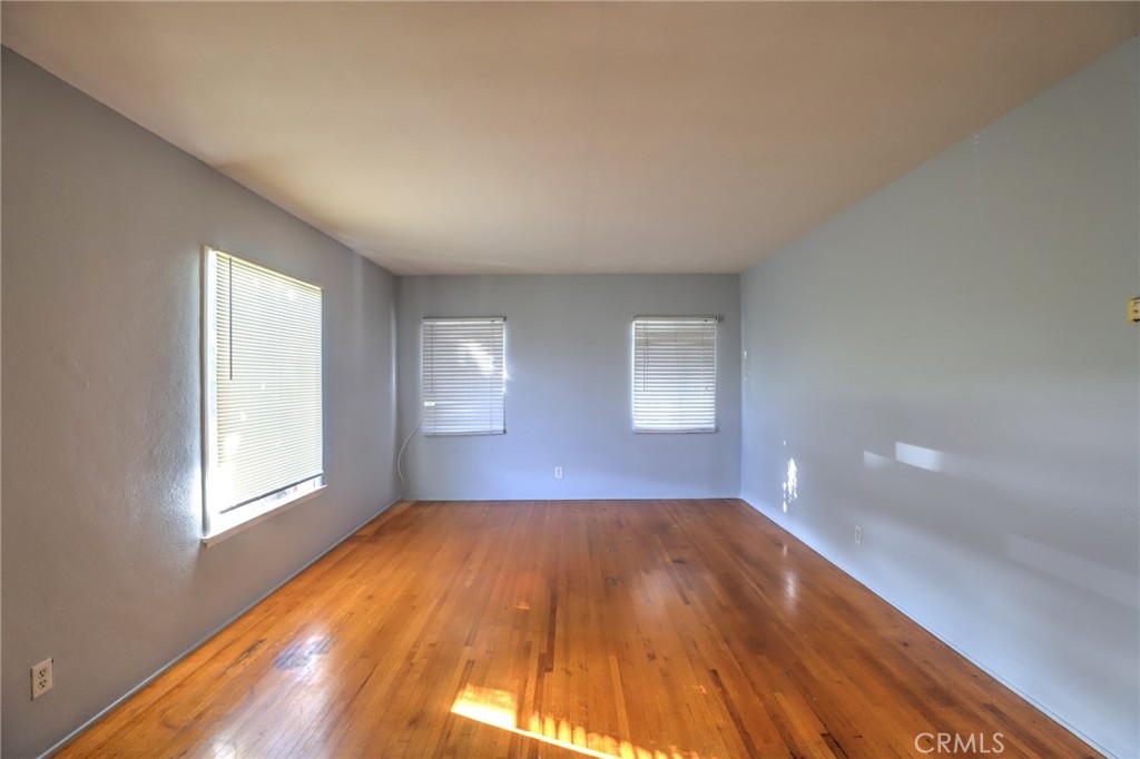 1401 Loma Avenue