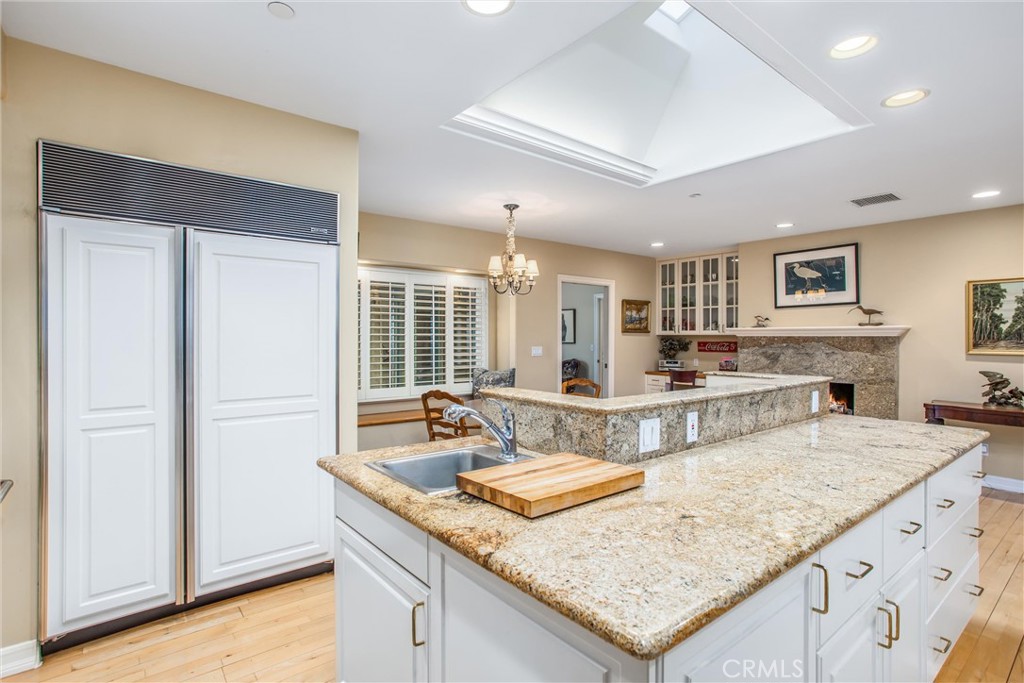 445 W Sunset Drive