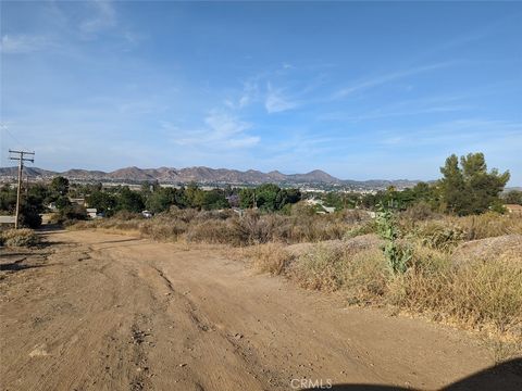 A home in Lake Elsinore