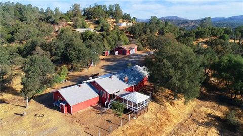 A home in Mariposa