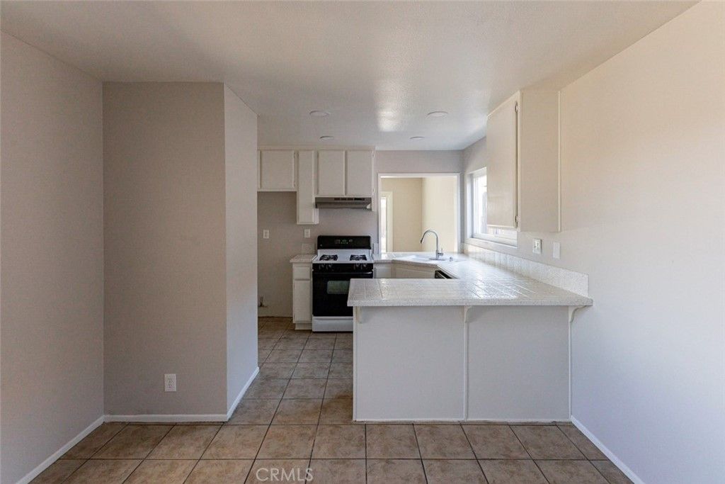 listing image 130722838160005651520