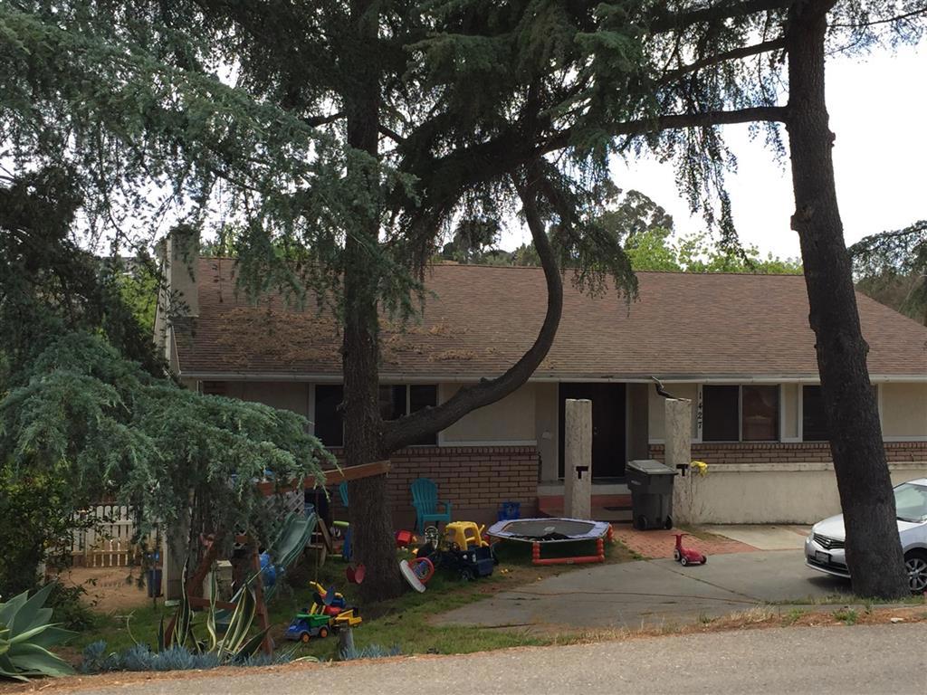 Great investment opportunity. 3 bed 2 bath with finished basement that includes an additional bath and multiple rooms. (permits unknown) Neighborhoods: Kew Gardens Equipment: Range/Oven Other Fees: 0 Sewer: Sewer Connected Topography: GSL