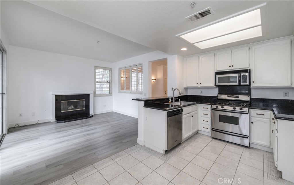 Photo 17 of 41 of 6485 Dickens Street 73 townhome