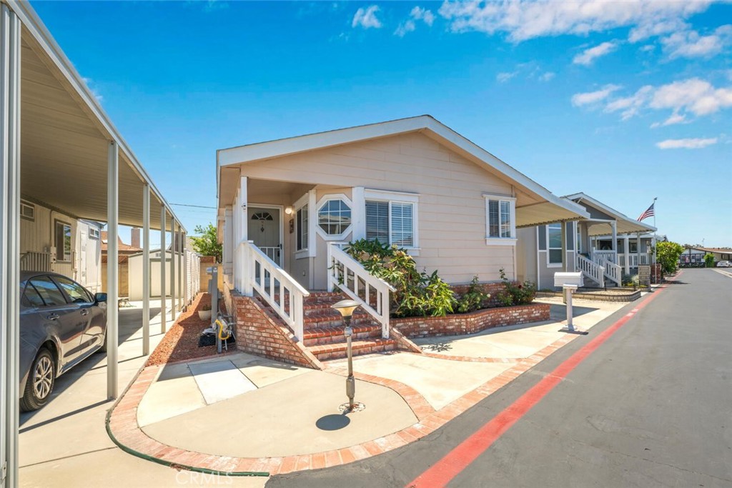 View Huntington Beach, CA 92649 mobile home