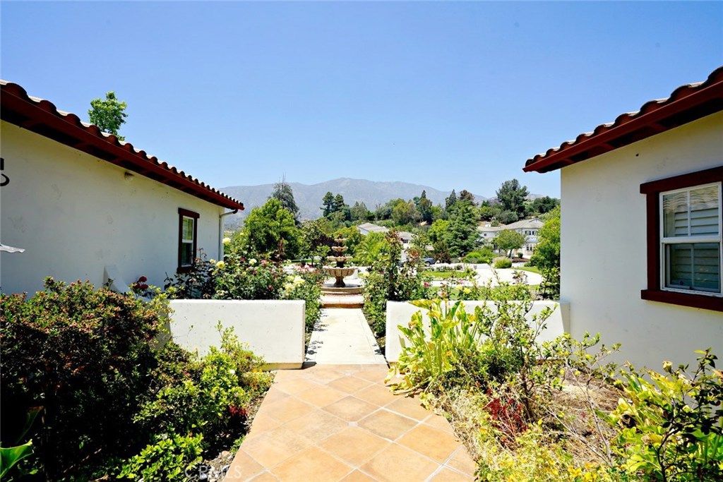 listing image 130729497664393898977