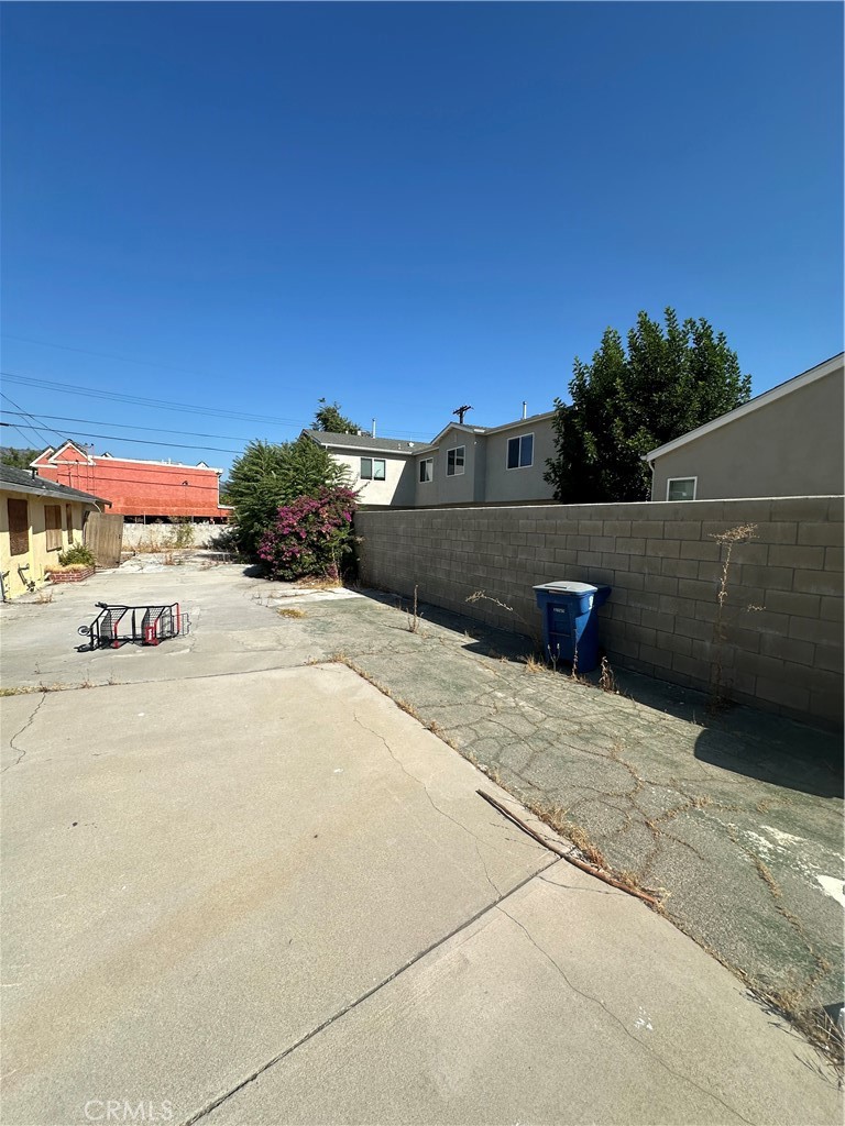 2310 N Catalina Street