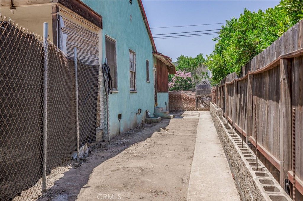 listing image 130724765980193098633