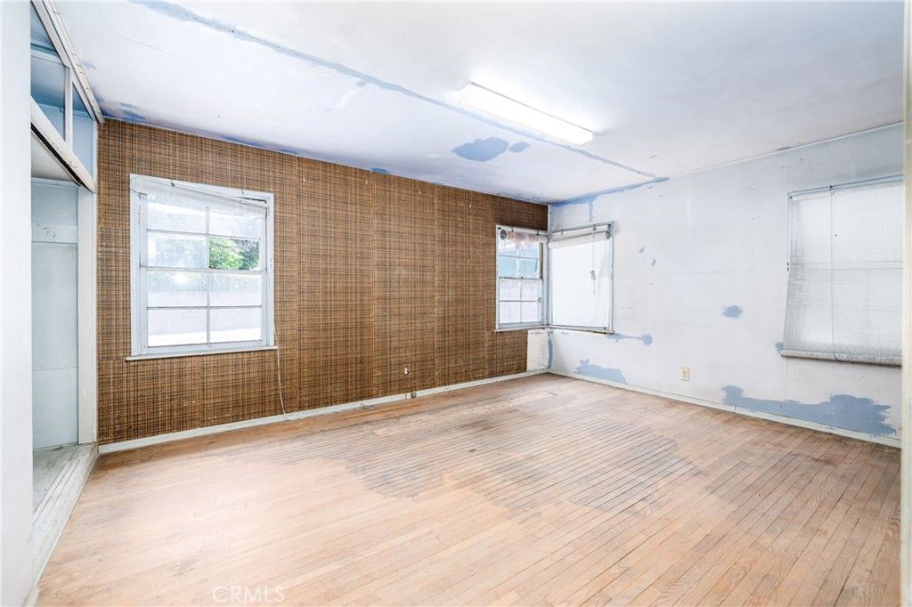 listing image 130725840665715825102
