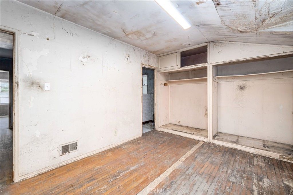 listing image 130722278288279010234