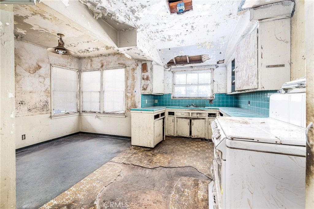 listing image 130721551425429672281