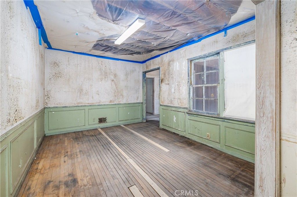 listing image 130721513414088242515