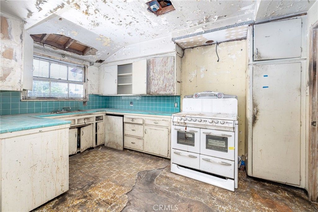 listing image 130724482925679477180
