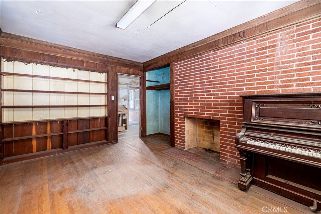 listing image 130724639519009785769