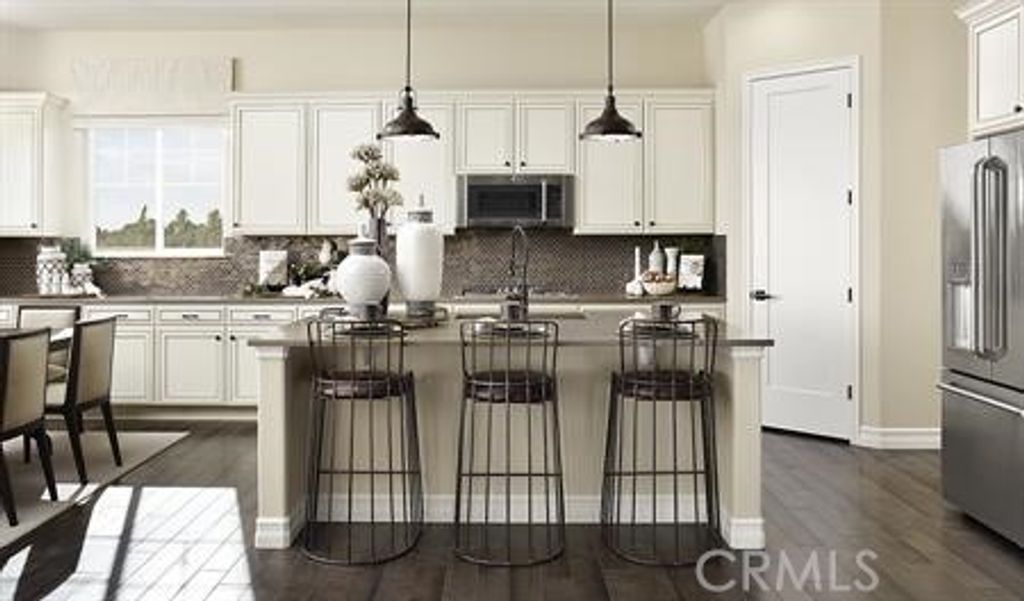 listing image 130724179124984319549