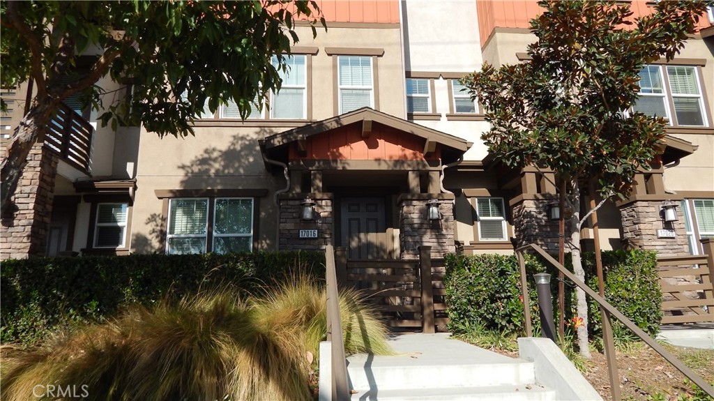 Welcome to this stunning 2016-built townhouse, offering modern design, versatile spaces, and a prime location! Perfect for those seeking comfort and convenience.
Main Level:
Enter through the street or attached garage. The ground floor features a flexible room with a full bathroom, ideal as an office, craft room, or guest space.
Second Level:
The spacious great room flows into the dining area and a modern kitchen with granite countertops, a built-in microwave, oven, and stove top. Perfect for entertaining or relaxing.
Third Level:
The top floor includes three bedrooms and two bathrooms. The primary suite boasts an ensuite with a soaking tub, double sinks, and a separate shower.
Community & Location:
Enjoy a picnic area with barbecue grills and a fireplace. Close to shopping at Sprouts, Bristol Farms, dining, and entertainment.
Don’t miss out on this incredible home. Schedule your showing today!
