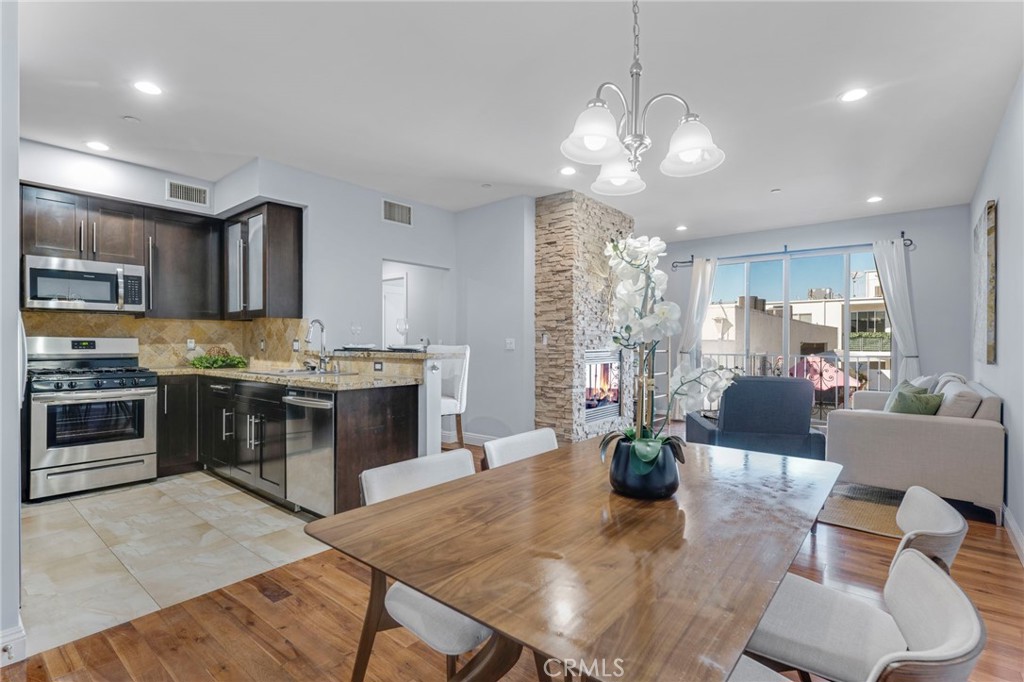 4550 Coldwater Canyon Avenue 303