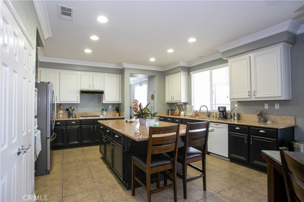listing image 130728326346056977450