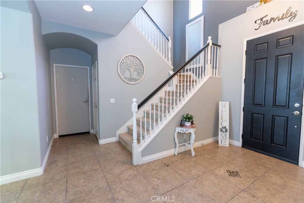 listing image 130728759006702810356