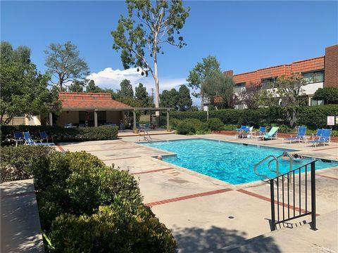 Photo of 28000 Ridgebluff Court, Rancho Palos Verdes, CA 90275 (MLS # PV22193064)