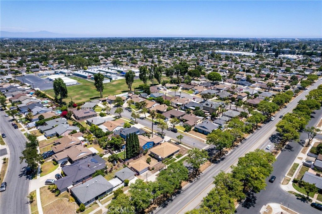 listing image 130721375981752735885