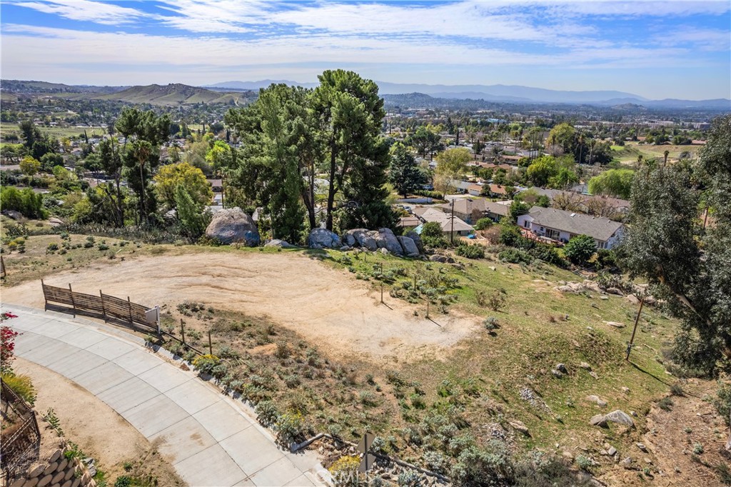 2935 Galaxie Heights Road