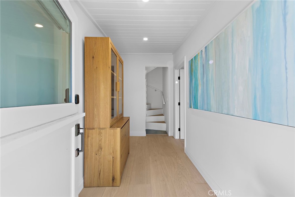 1990 Ocean Way