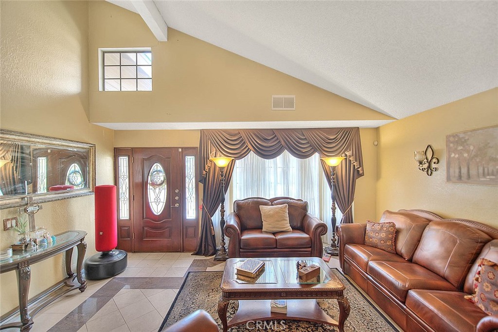 10 Skyline Lane