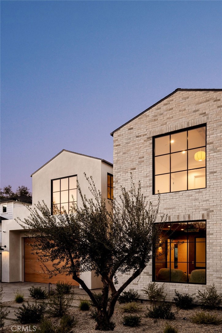 Properties 1 11621 Hesby Street