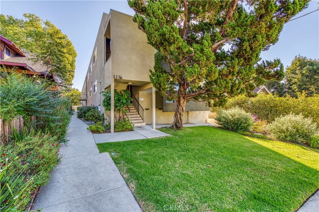 Properties 2 1316 N Wilson Avenue