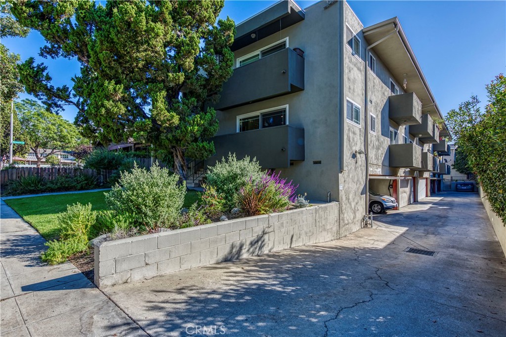 Properties 1 1316 N Wilson Avenue