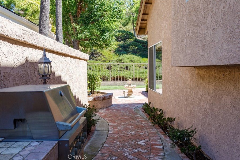 listing image 130721732987503141874