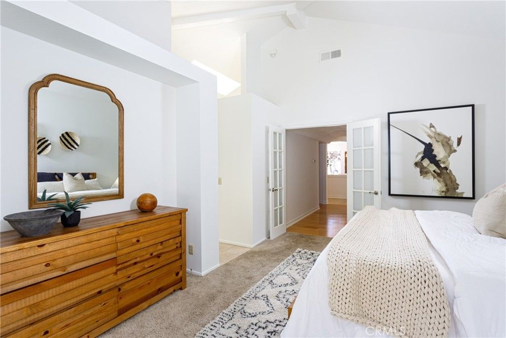 listing image 130725460607501485110