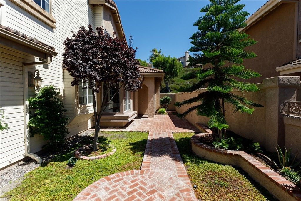 listing image 130729977640825540890