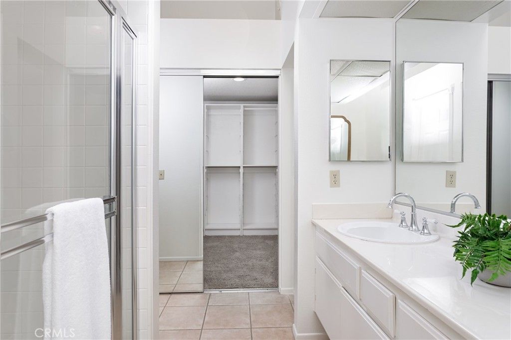 listing image 130724069160443984707