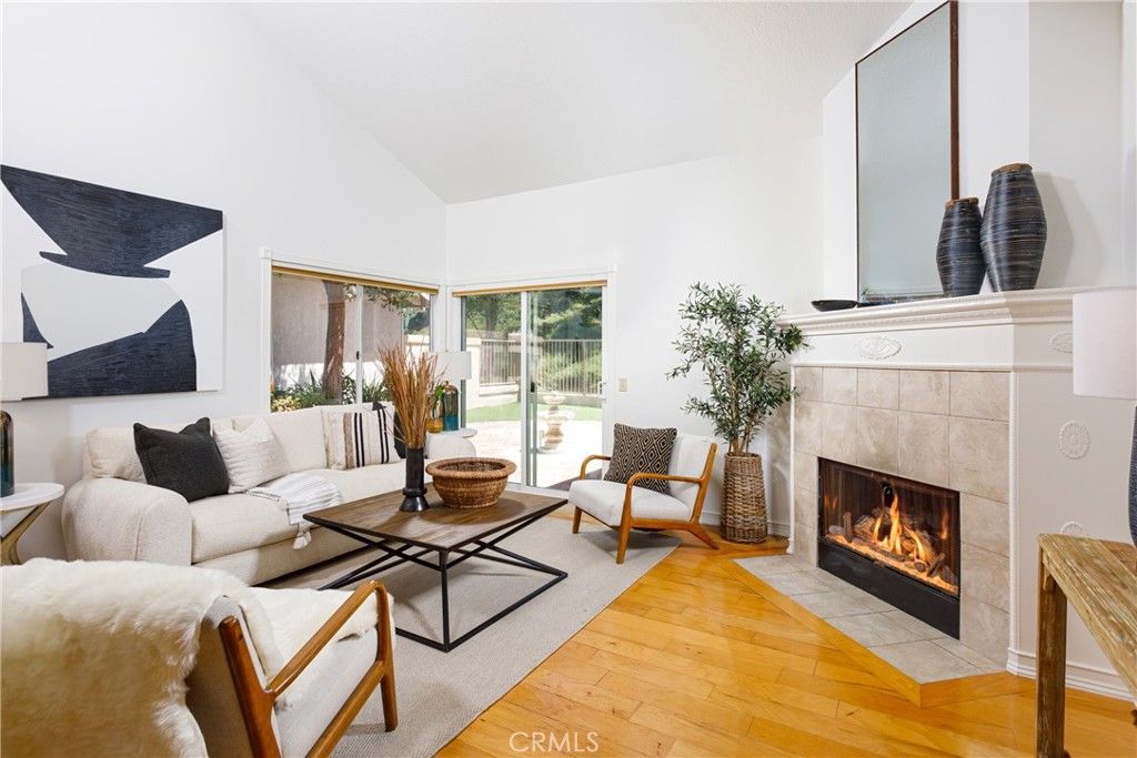 listing image 130720996356403267882