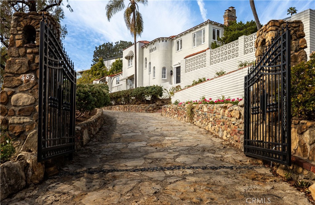 482 High Drive