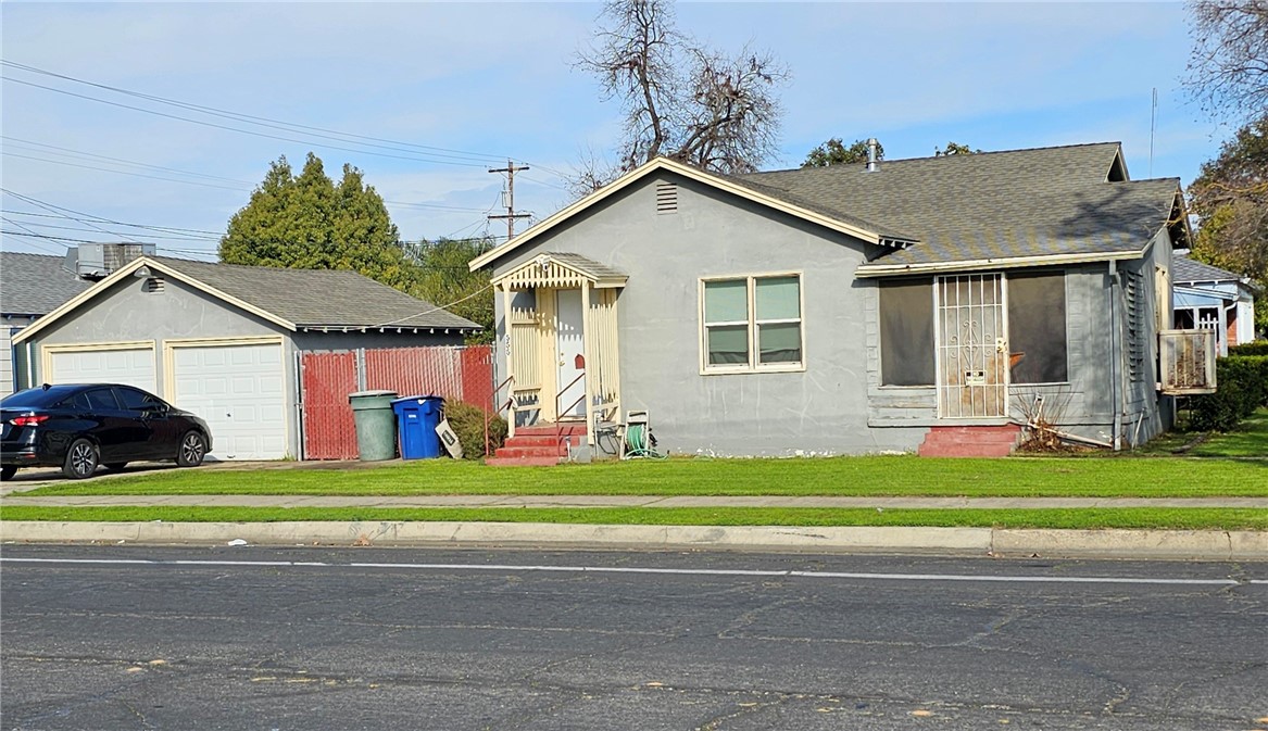 Great starter or investment home, corner lot