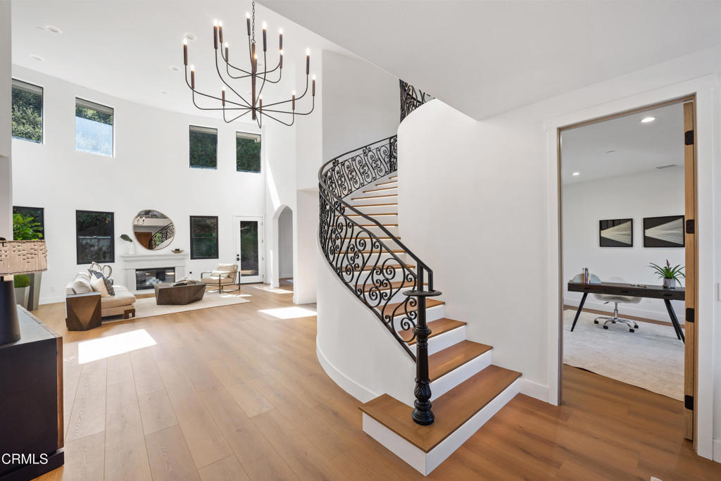265 W Kelly Road