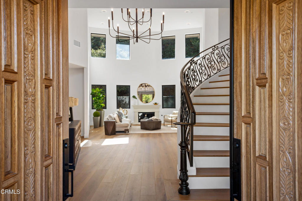 265 W Kelly Road