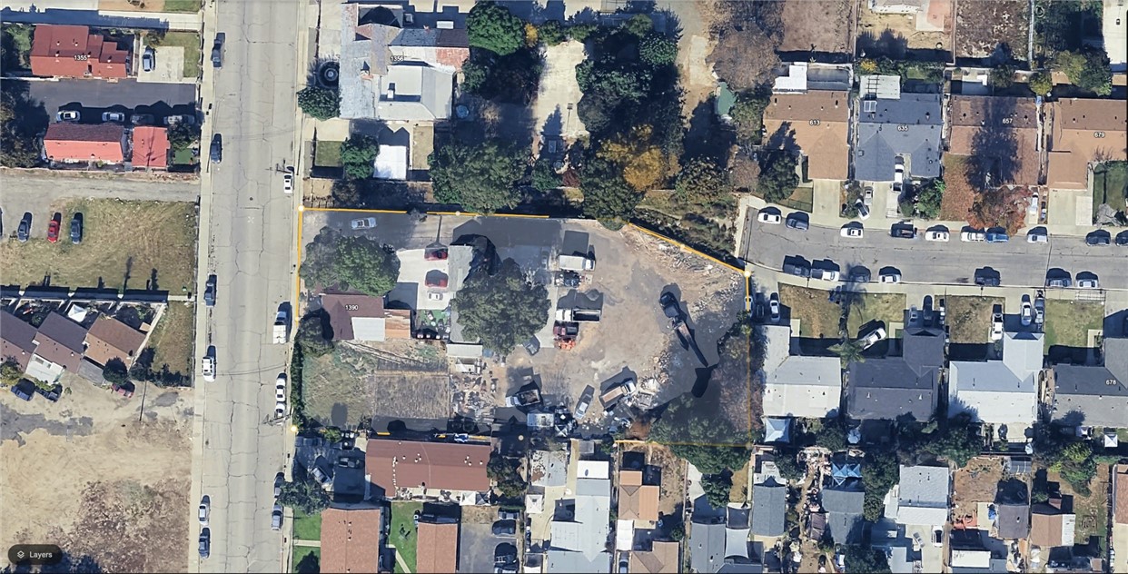 BIG PRICE REDUCTION. Partners are splitting and want to sell. BIG PRICE REDUCTION
Developers, investors this one is for you. Single family home on huge lot. Buyer to investigate usage and potential development of PUDs or apartment of at least 19 units. Any question regarding development contact City of Pomona for all your questions.
One Seller is licensed Real Estate broker. House currently occupied by tenant which produce income while buyer process for development.
Current income is $3000.00/ month. Tenants pay all utility and maintenance.