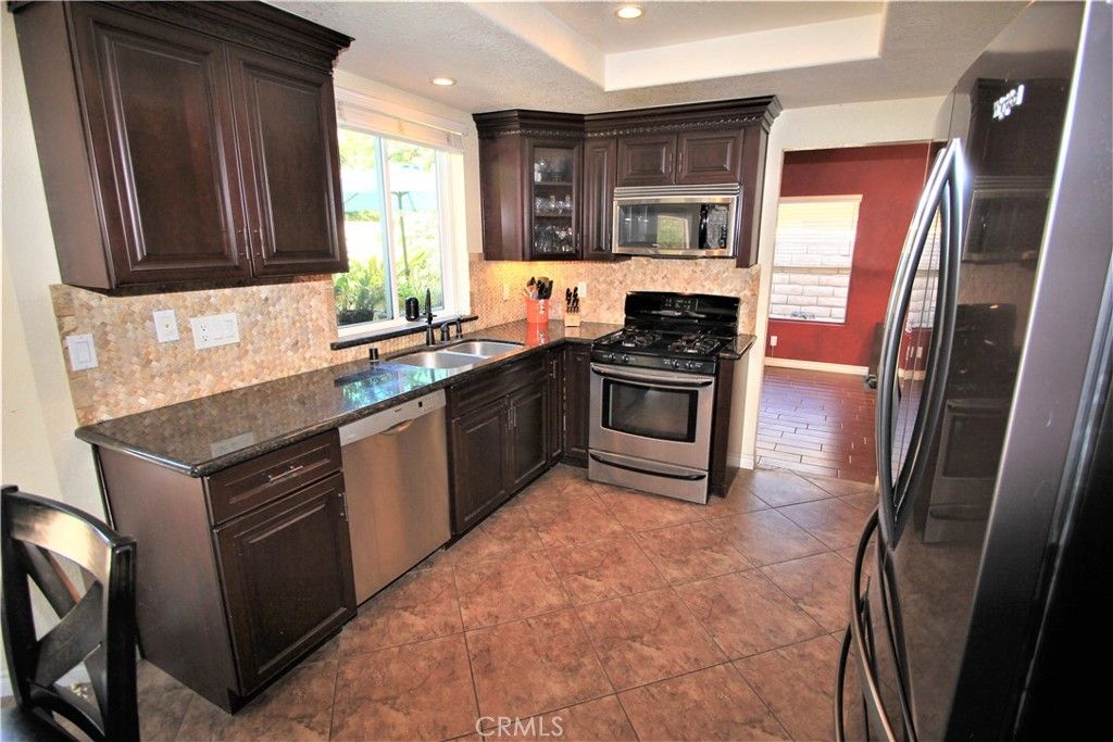 listing image 130726877025914307867