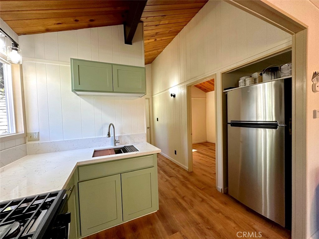 Photo 5 of 31 of 2410 Spruce Drive house