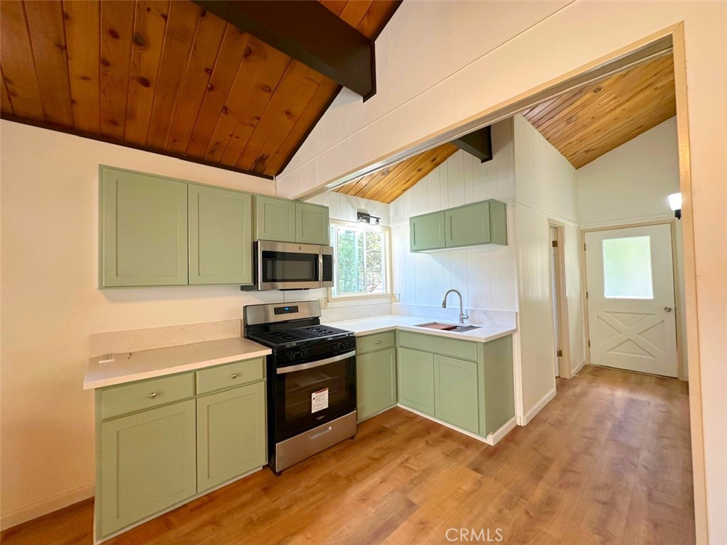 Photo 6 of 31 of 2410 Spruce Drive house